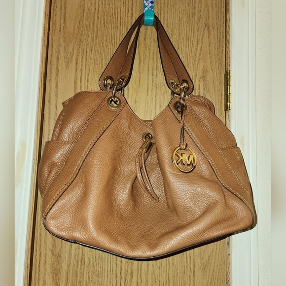 Michael Kors Handbags - Micheal kors leather shoulder bag guc see pics
